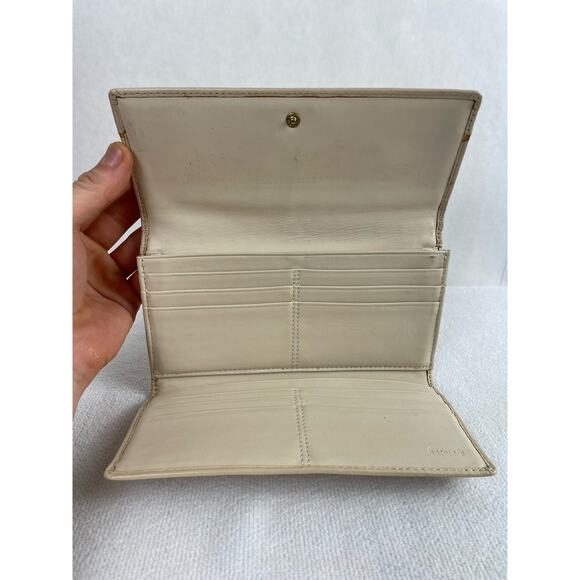 Vintage Coach Leather Cream Trifold Wallet - Picture 5 of 6